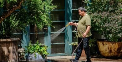 ¿Cómo se llama la manguera negra para agua?